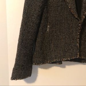 Gorge Pea in the Pod Maternity Blazer